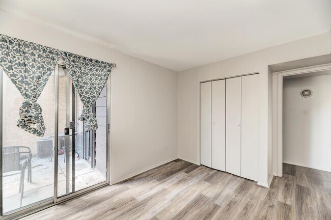 Building Photo - 6103 Knoll Valley Dr