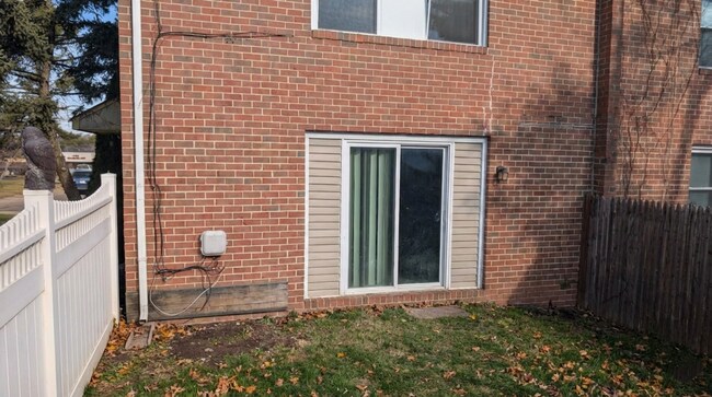 Building Photo - 1732 Chesaco Ave
