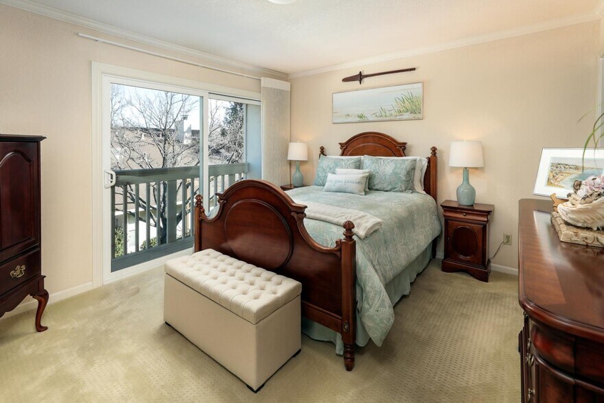 Building Photo - 1248 Crescent Ter