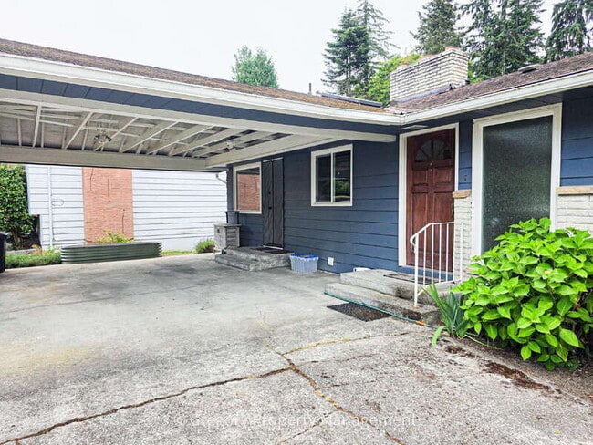 Building Photo - 4908 Dogwood Dr