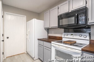 Building Photo - 423 Golden Walk