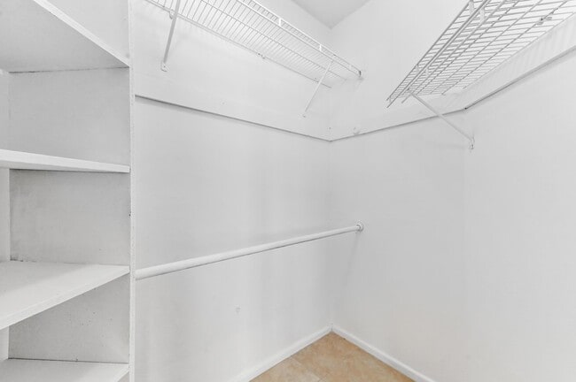 Building Photo - 710 N Ocean Blvd