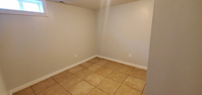 Building Photo - 5295 S 1760 W