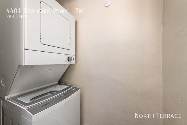 Building Photo - 4401 Roanoke Pkwy