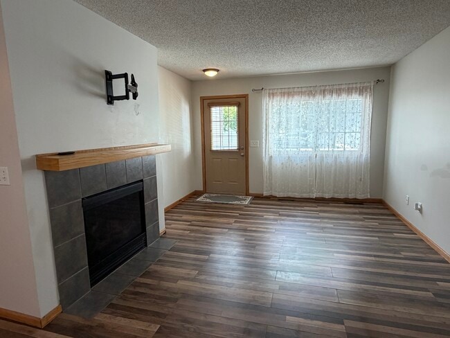 Building Photo - 17343 River Birch Ln S E