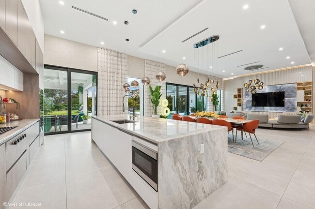 Building Photo - 8533 N Native Dancer Rd