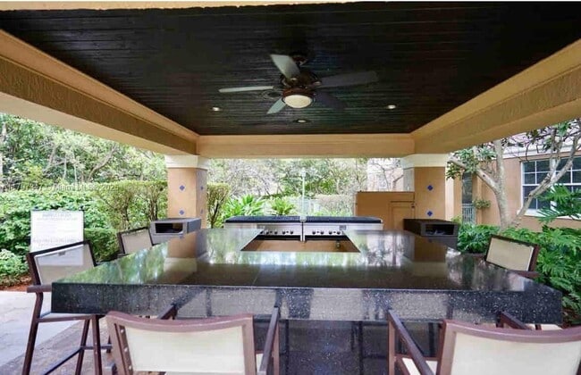 Building Photo - 19701 E Country Club Dr