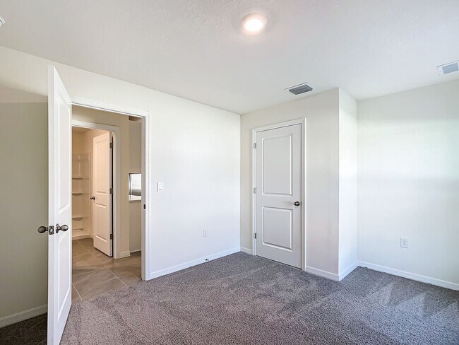 Building Photo - Pet-Friendly 5BR Home in Ocala | Spacious Living in Ocala Crossings South