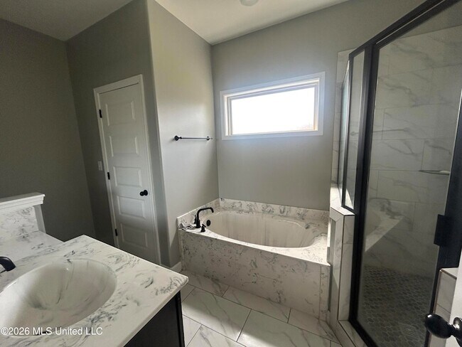 Building Photo - 401 Park St