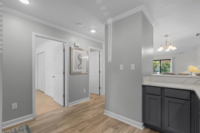 Building Photo - 7700 Porcher Dr
