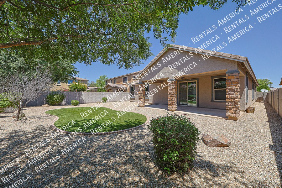 Building Photo - 15611 W Westview Dr