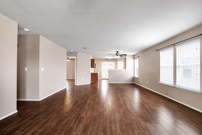 Building Photo - ***APPLICATION CURRENTLY UNDER REVIEW***Mo...