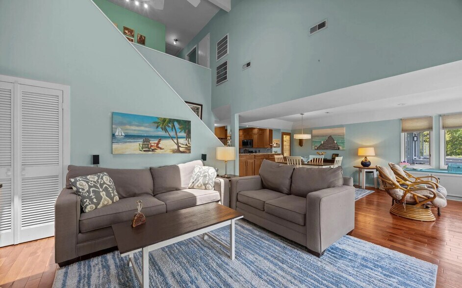 Living room - 117 Forecastle Ct