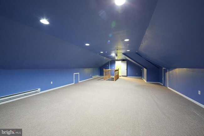 Building Photo - 1401 Hampstead Ct