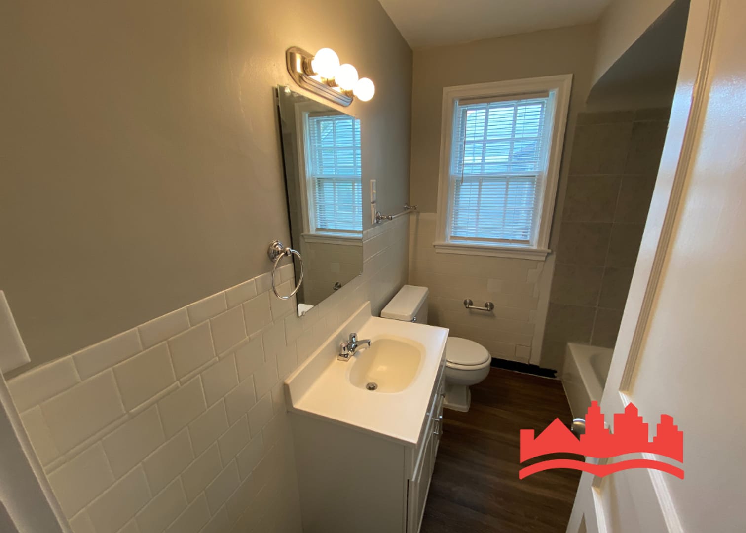 Building Photo - 956 Goodman St