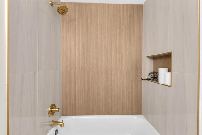 Building Photo - 72601 Edgehill Dr