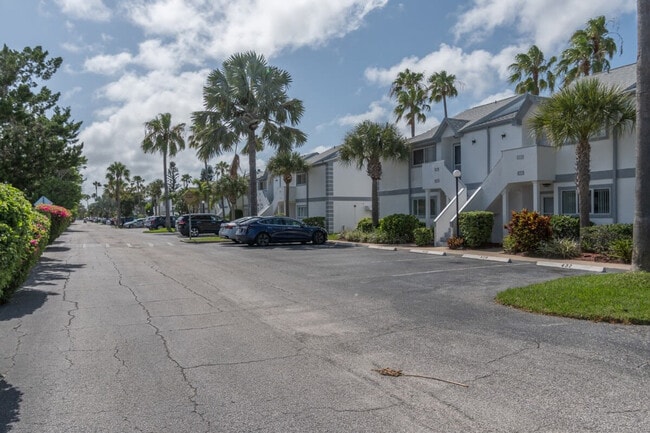 Building Photo - 545 Ocean Park Ln