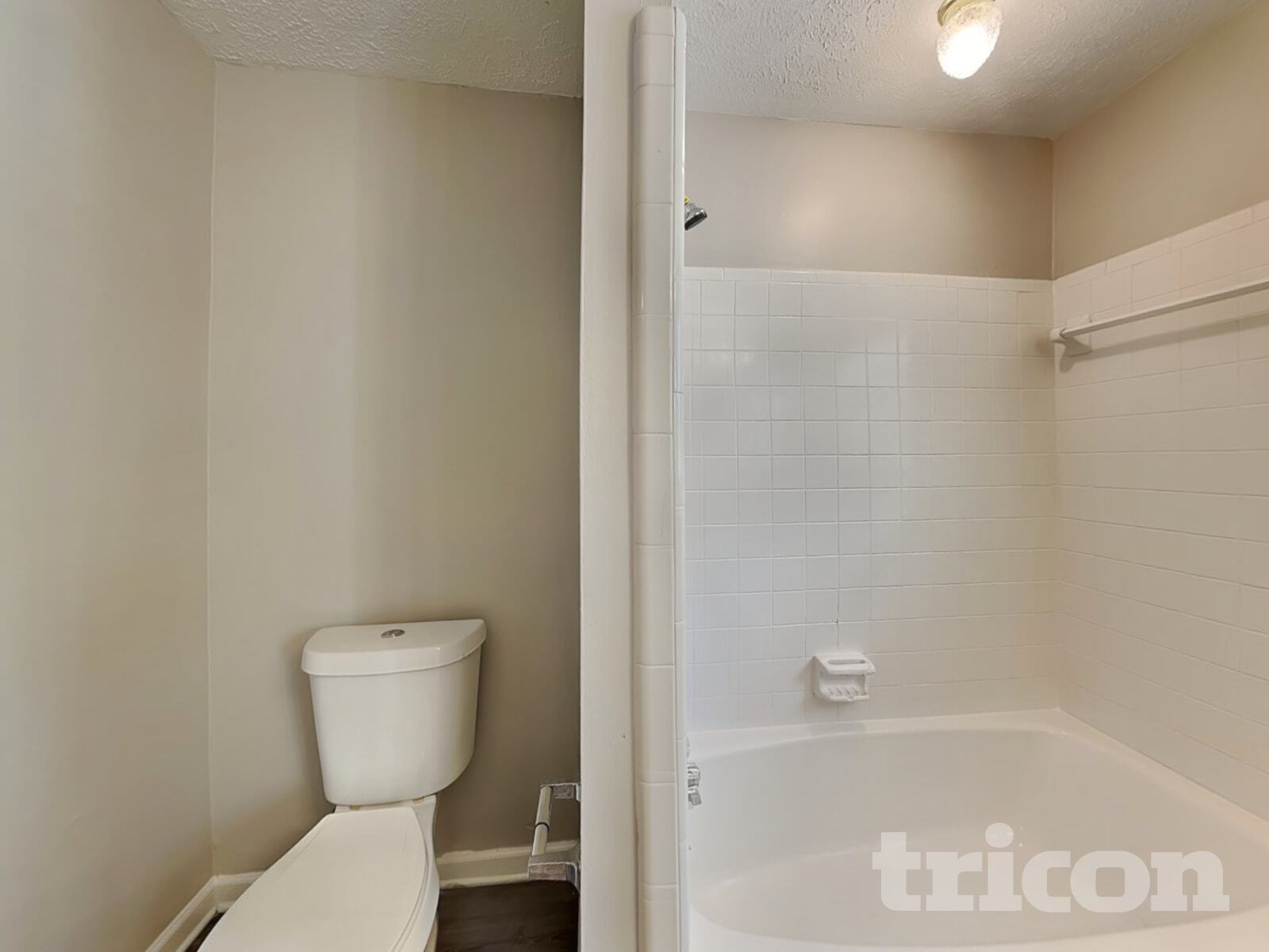 Building Photo - 515 Westbridge Dr