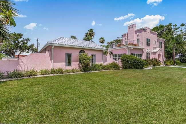 Building Photo - 7706 Westmoreland Dr
