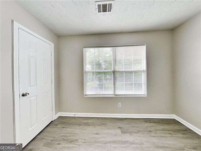 Building Photo - 881 Kilkenny Cir
