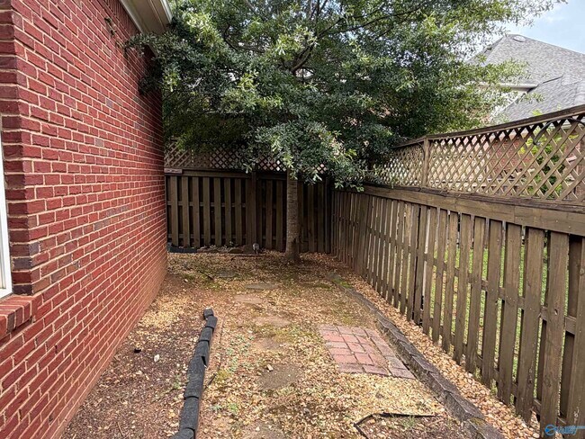 Building Photo - 139 Canterbury Dr