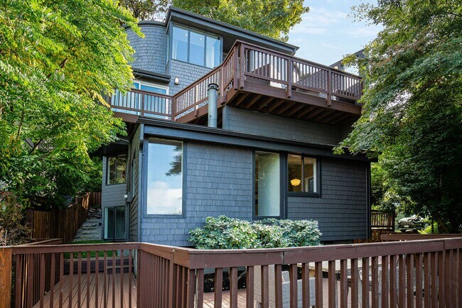 Building Photo - North Capitol Hill One-of-a- Kind Duplex!