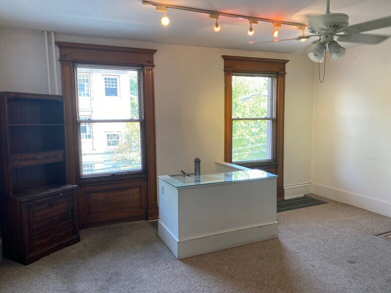 Livingroom - 1211 Buena Vista St