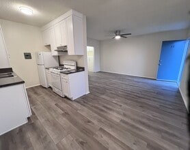 Building Photo - 11311 Charnock Rd