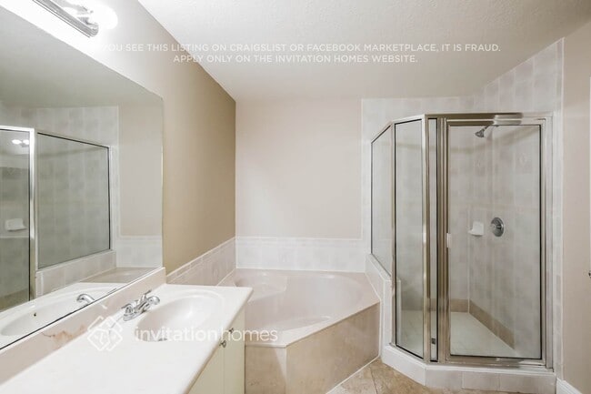 Building Photo - 5501 SW 163rd Ct