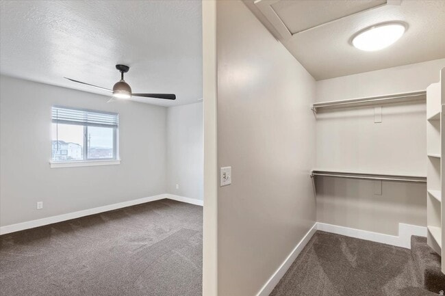 Building Photo - 1259 N 450 E St