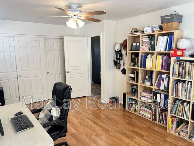 Building Photo - 1612 W Morelos St