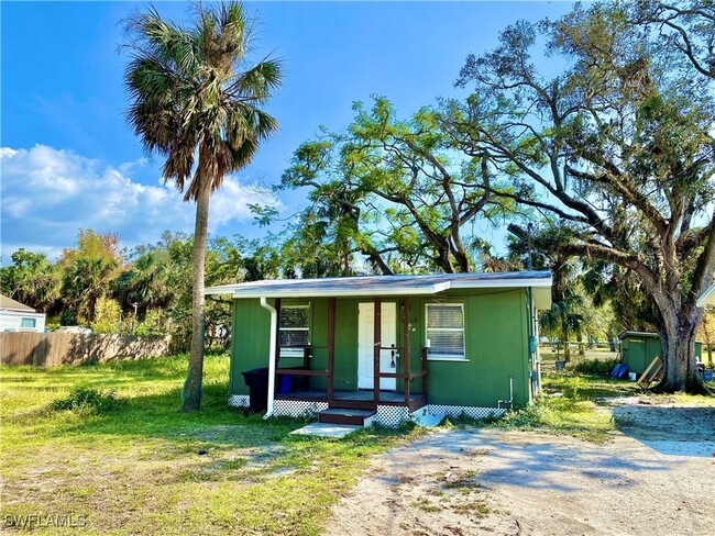 Primary Photo - 3208-3216-3216 Dale St