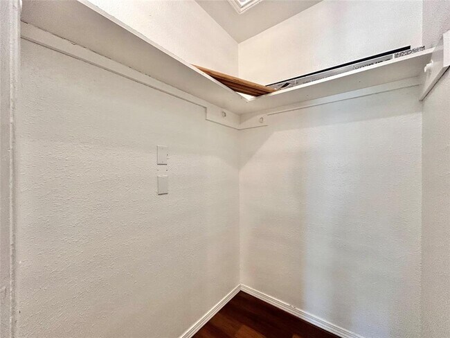 Building Photo - 7111 US-290