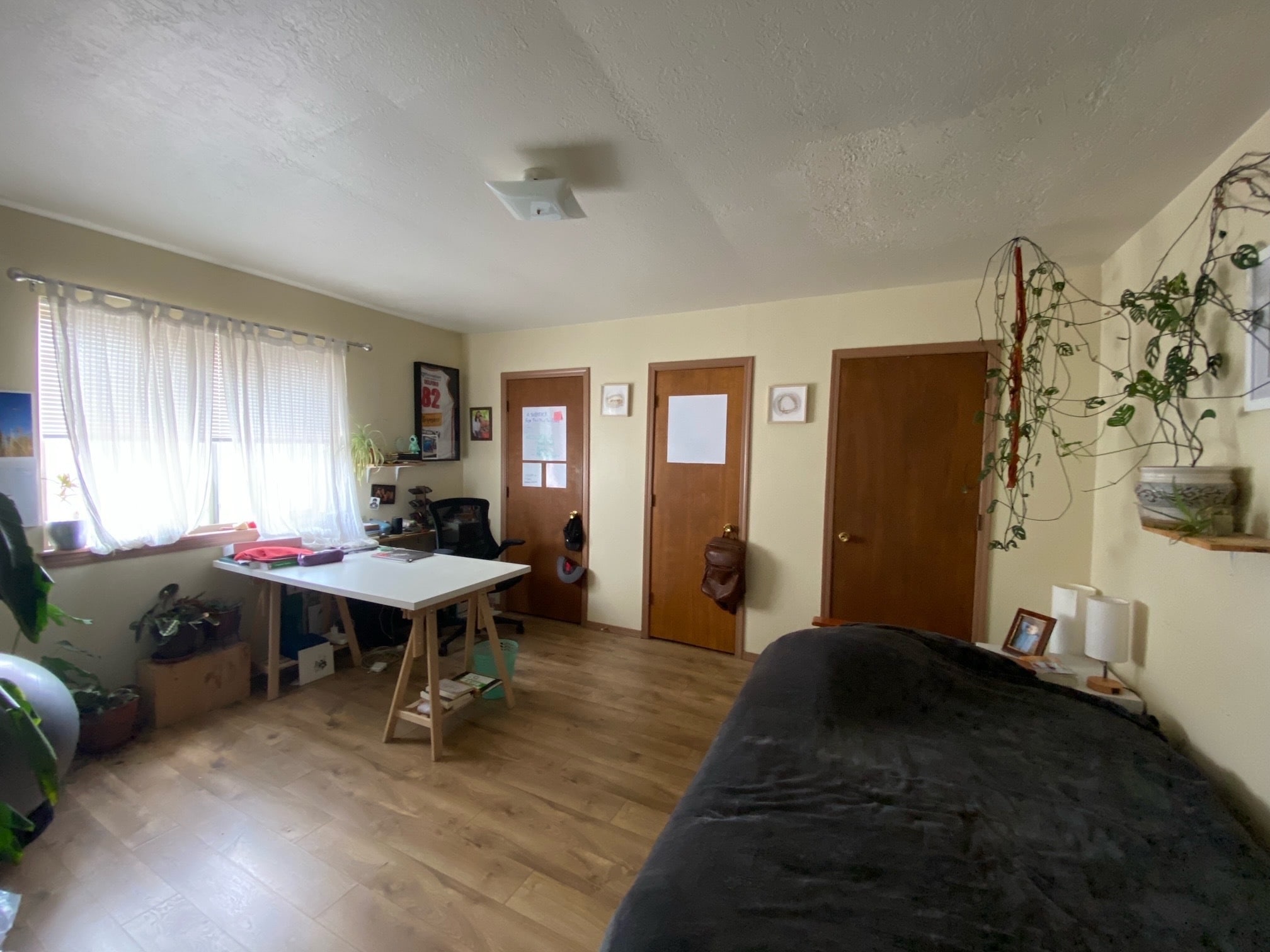 One bedroom doors open to closet space - 1212 Gold Ave SW