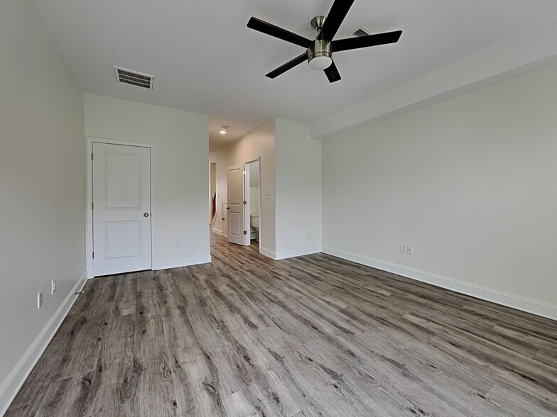 Building Photo - 2388 Eagle Creek Ct