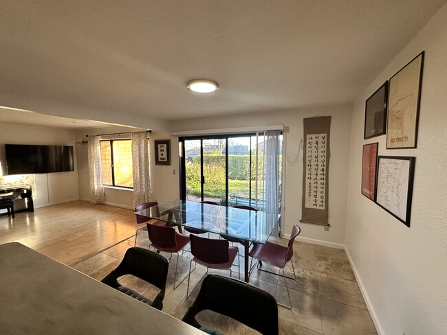 dining room - 236 Dickens Way