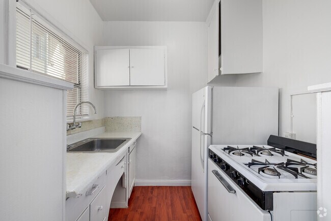 Interior Photo - Isabel Apartments, LLC