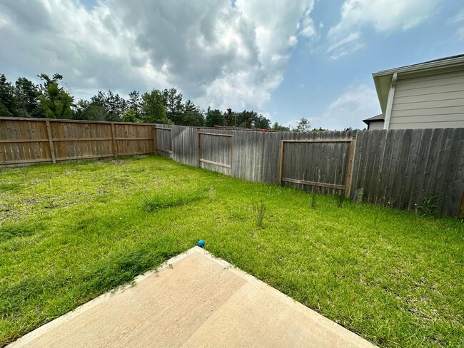 Building Photo - For Lease | 4 Bed, 2.5 Bath | 2,472 Sq Ft ...