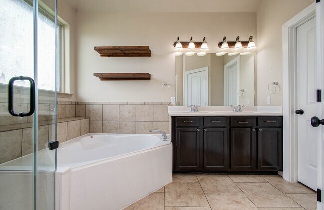 Building Photo - 11702 Eagle Ridge Dr
