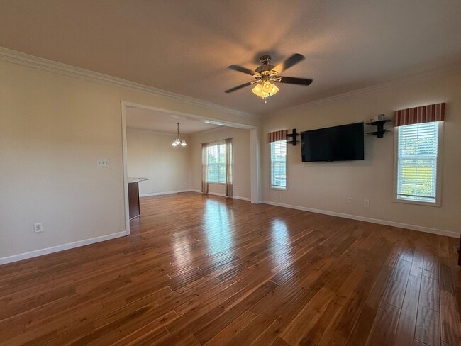 Building Photo - 3 Bedroom 3.5 Bathroom Home Located in Greeneville, TN