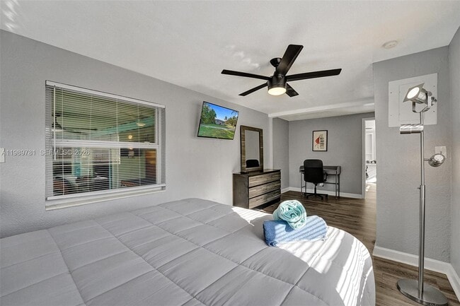 Building Photo - 529 NW 8th St