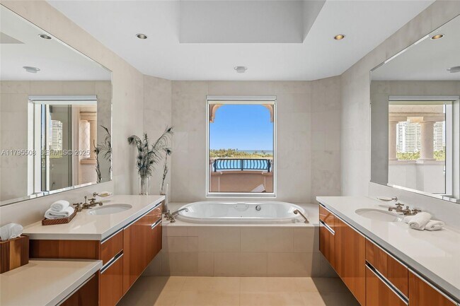 Building Photo - 7141 Fisher Island Dr