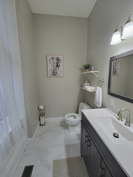 Building Photo - 1808 Lafayette Ave