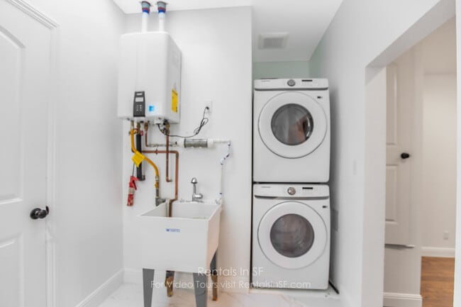 Building Photo - 3403 26th St