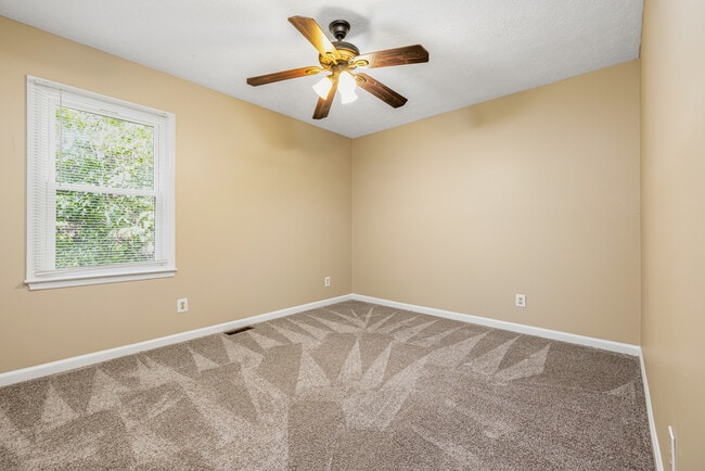 Building Photo - 1583 Winnabow Dr