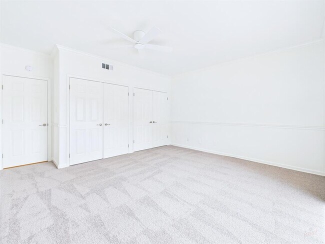 Building Photo - 1501 Barton Springs Rd