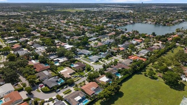 Building Photo - 20375 NE 22nd Pl