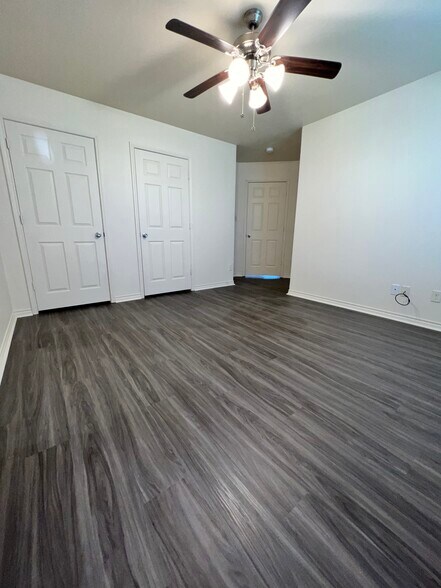 Building Photo - 5628 Humbert Ave