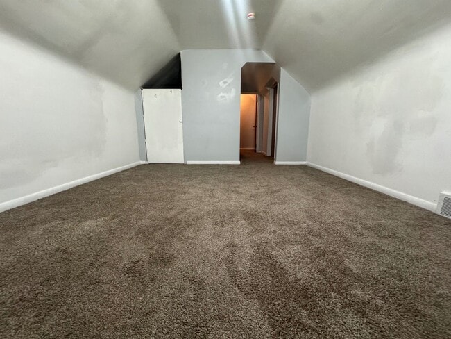 Building Photo - This Charming 3BR Single Family Home!