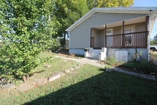 Building Photo - 102 Dale Ave